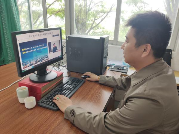 文化與傳播學(xué)院 以網(wǎng)絡(luò)文化傳播為抓手，深化學(xué)習(xí)型黨組織建設(shè)